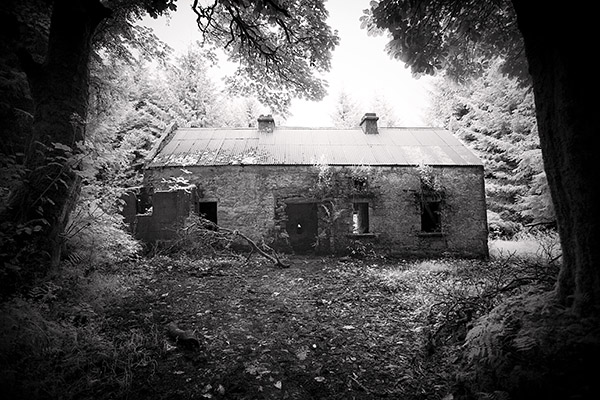 Cooneen Ghost House в Ирландии