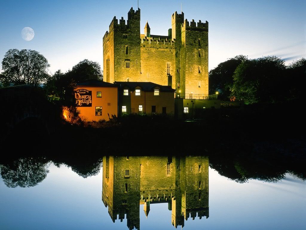 Замок Бунратти в Ирландии