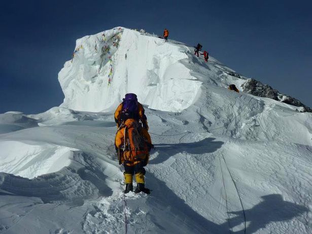 Ирландец поднялся на вершину Гималаев, чтобы помочь больным детям графства Клер
