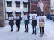 Митинг в Екатеринбурге памяти Карины Залесовой