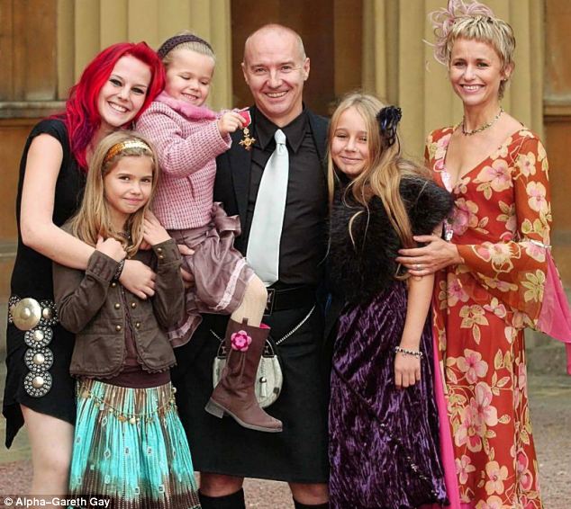 Мидж с дочерьми Molly, Ruby, Flossie, Kitty и женой Sheridan